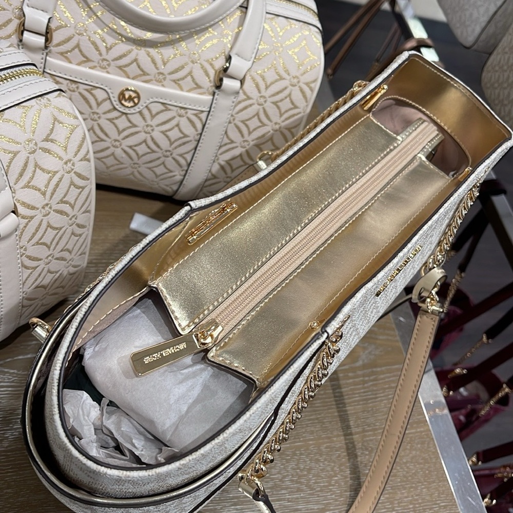 MICHAEL KORS 
Jet Set Travel Large Signature Chain Shoulder Tote Bag
Pale Gold - Picture 6 of 16